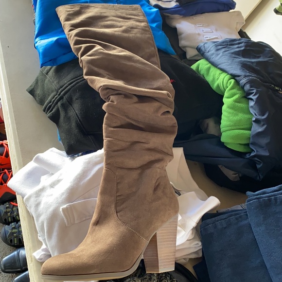 Boots - Picture 2 of 4